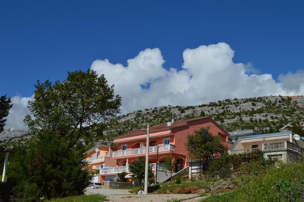 Apartments Amari Starigrad Paklenica Buitenkant foto