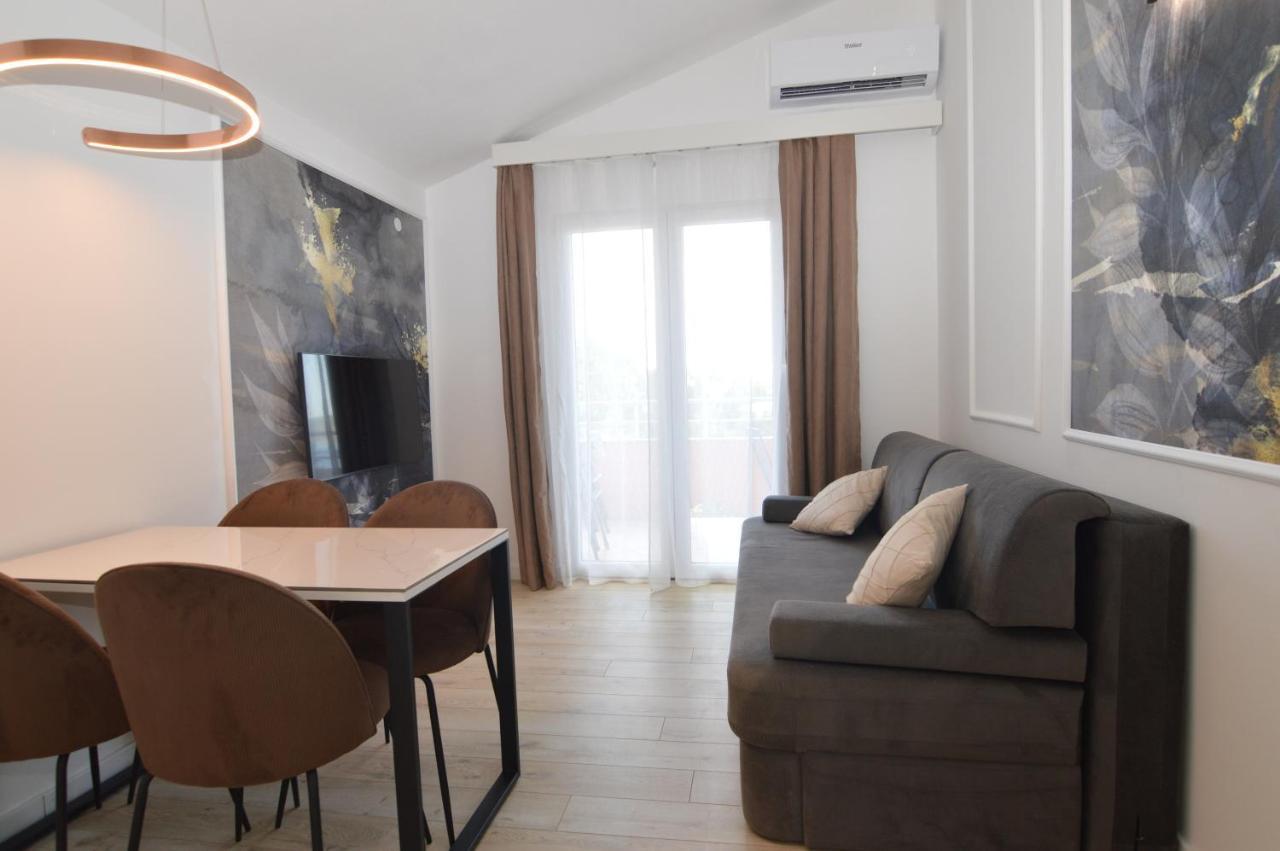Apartments Amari Starigrad Paklenica Buitenkant foto