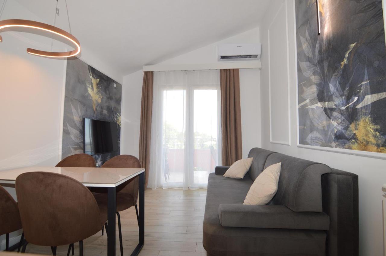 Apartments Amari Starigrad Paklenica Buitenkant foto